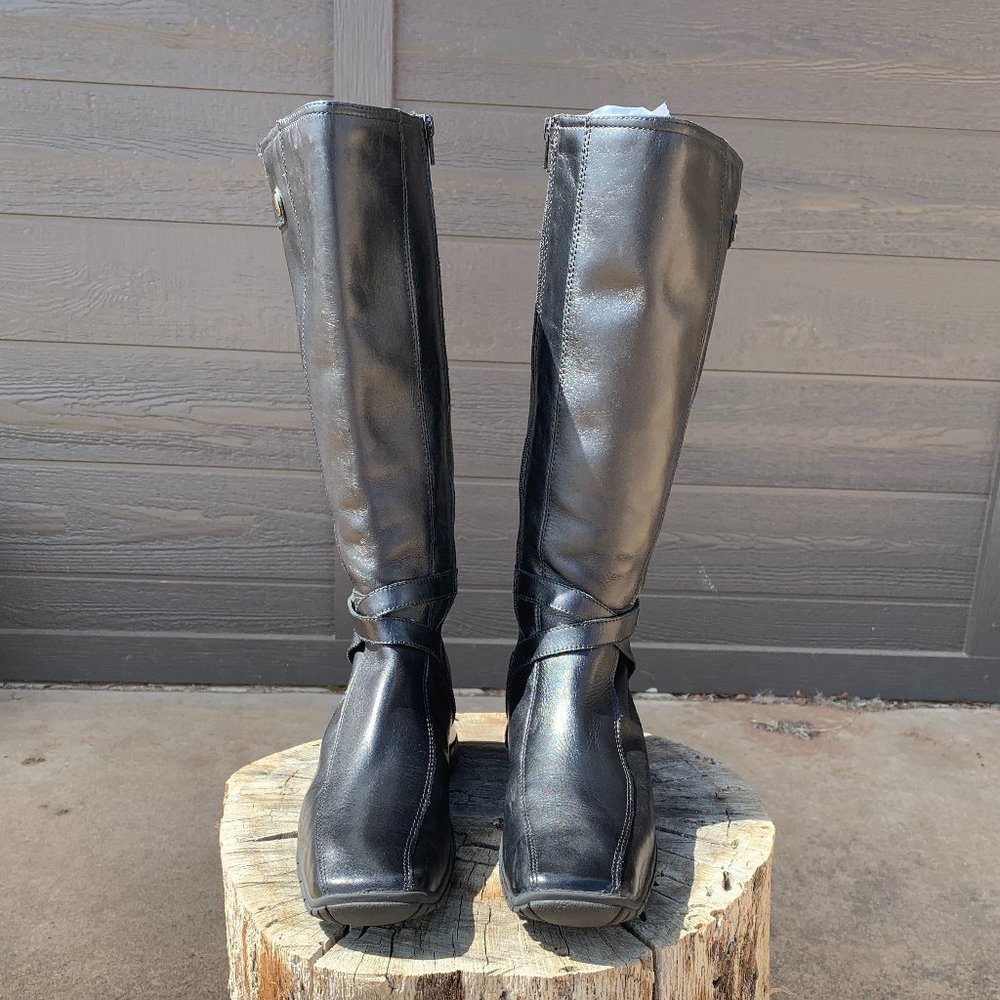 Clarks Womens Knee High Boots size 9.5